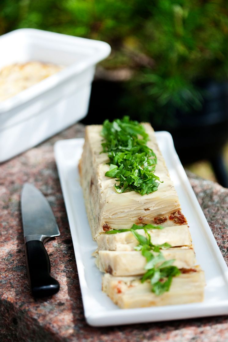 Potatispaté med basilika och mozzarella