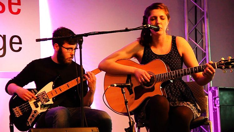 Cinnamon Silence traten für SINFONIMA auf der Acoustic Stage der Musikmesse auf