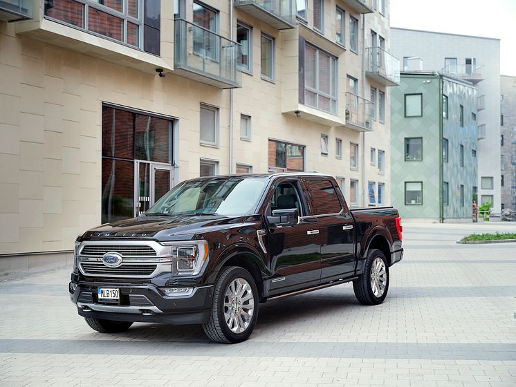 Ford F-150 Limited.jpg