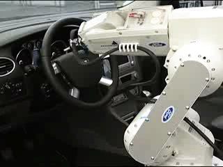 ROBOT HJÄLPER FORDS TEKNIKER MED ”DEN RÄTTA KÄNSLAN” 