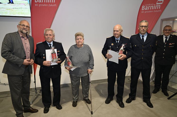241129 Auszeichnungen Ehrenamt (15) - LK Block 11.JPG