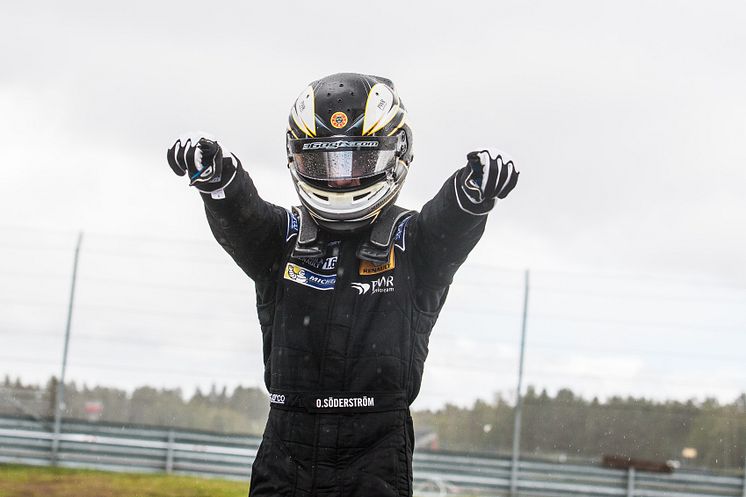 Oliver Söderström 2.jpg