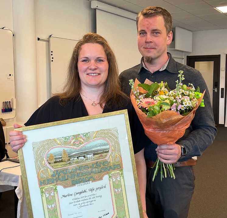 På bilden ser du förra årets stipendiater, Marléne ljungdahl från Välje Getgård.png