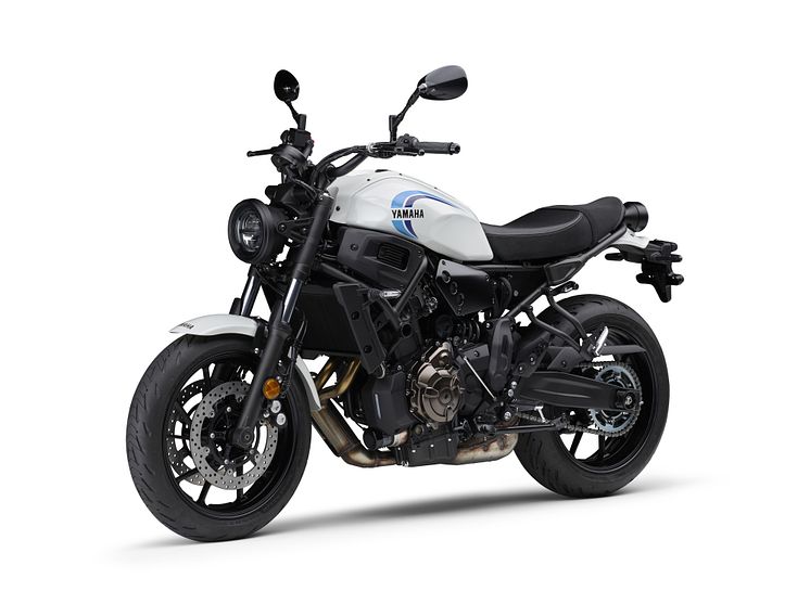 2022022401_004xx_XSR700_ABS_ラジカルホワイト_4_4000