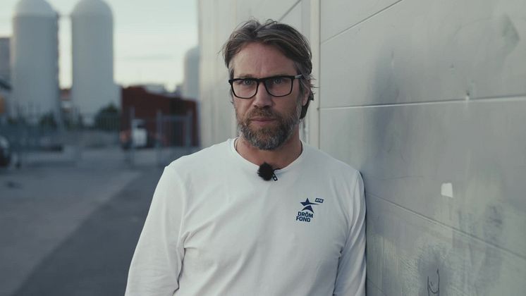 Peter "Foppa" Forsberg inviger Mustaschkampen