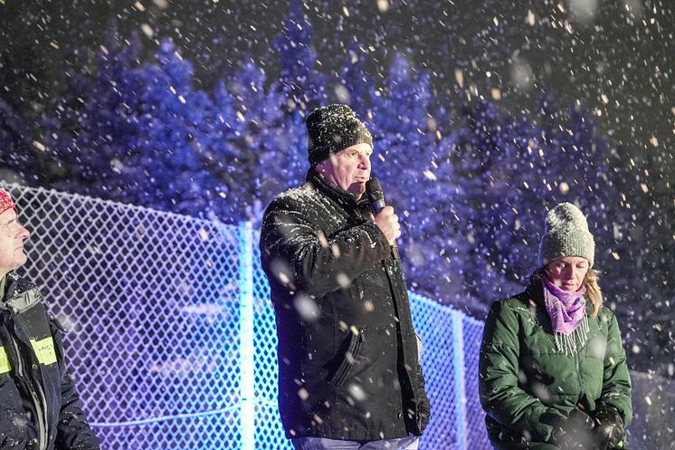 Invigning Solar Egg  Carl-Henrik Appel på Riksbyggen och Åsa Redin från Kiruna kommun fotograf Wesley Overklift .jpg