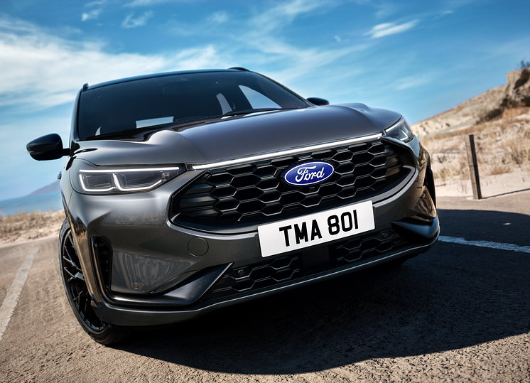 2025_FORD_KUGA_BLACK_PACKAGE_03.png