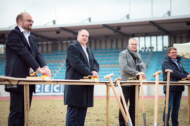 Grundsteinlegung zum Baubeginn am Heinz-Steyer-Stadion