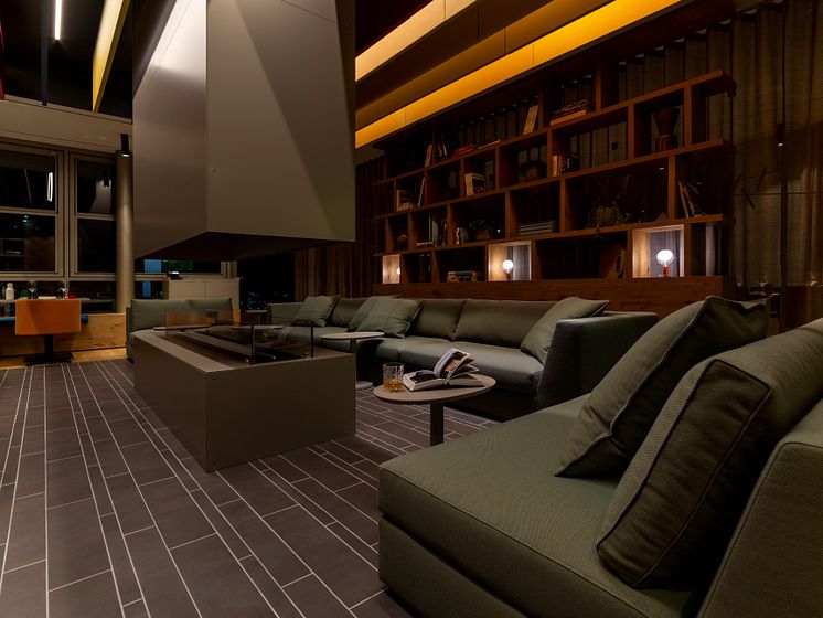 THE ROOF - Restaurant, Bar & Lounge