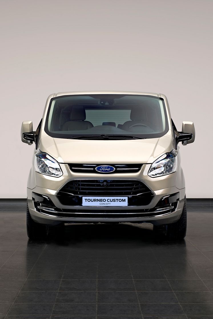 Ford Tourneo Custom - rakt framifrån