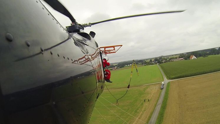 Leitungsreparatur per Hubschrauber