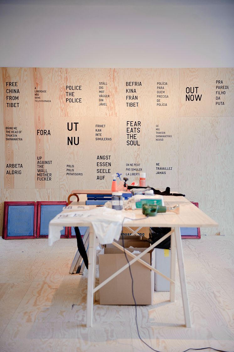 The Spiral and the Square, Rirkrit Tiravanija, Untitled (Police Police Potato Grease), 2011