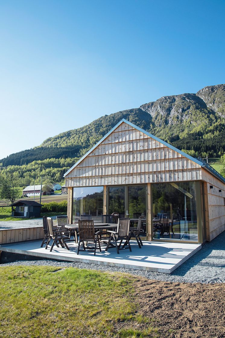 Jølstraholmen, foto visitfjordkystenogsunnfjord-3.jpg