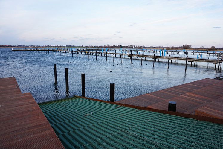 Neue Slipanlage und Sitzstufen im Yachthafen Burgtiefe