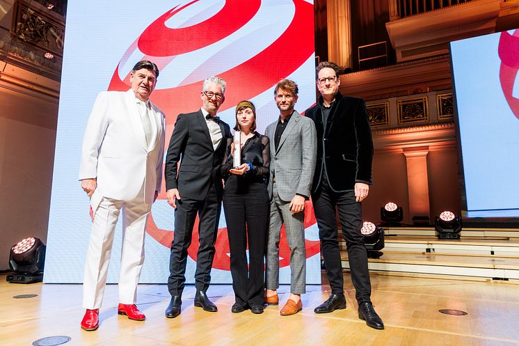 Winner Red Dot Grand Prix_1zu33 (1)