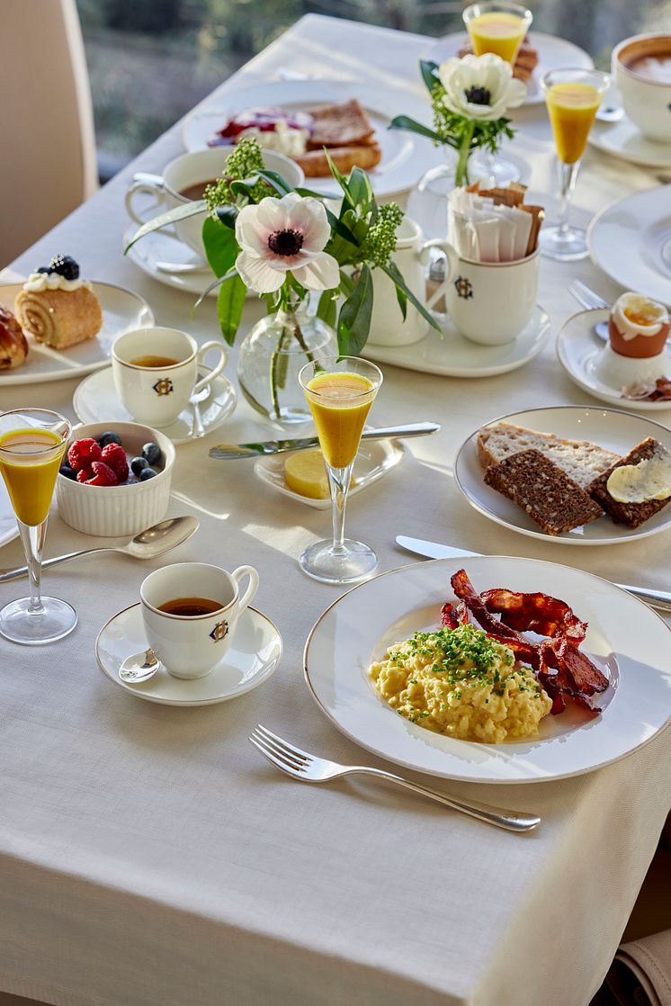 Breakfast at the Veranda