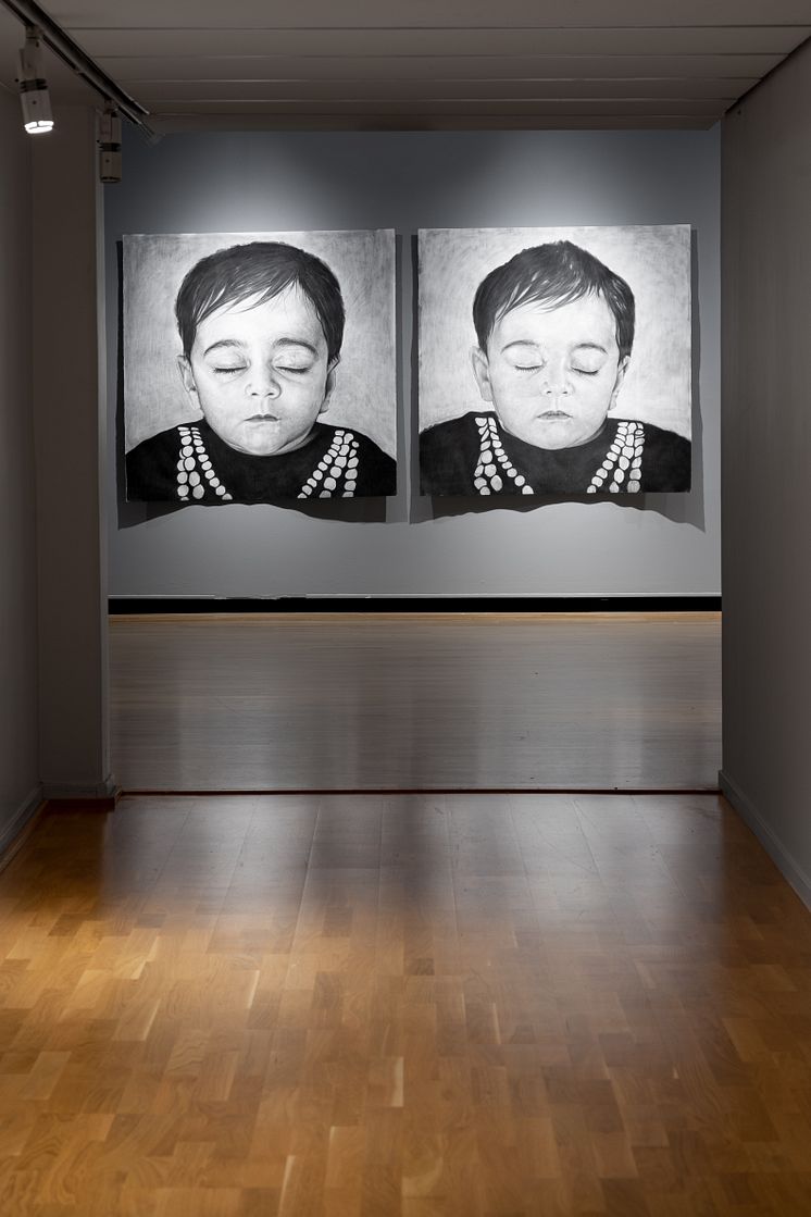 Behjat-Omer-Abdulla-What-if-Life-is-Black-and-White_Head-of-a-Child-2016-foto-Hendrik-Zeitler_print