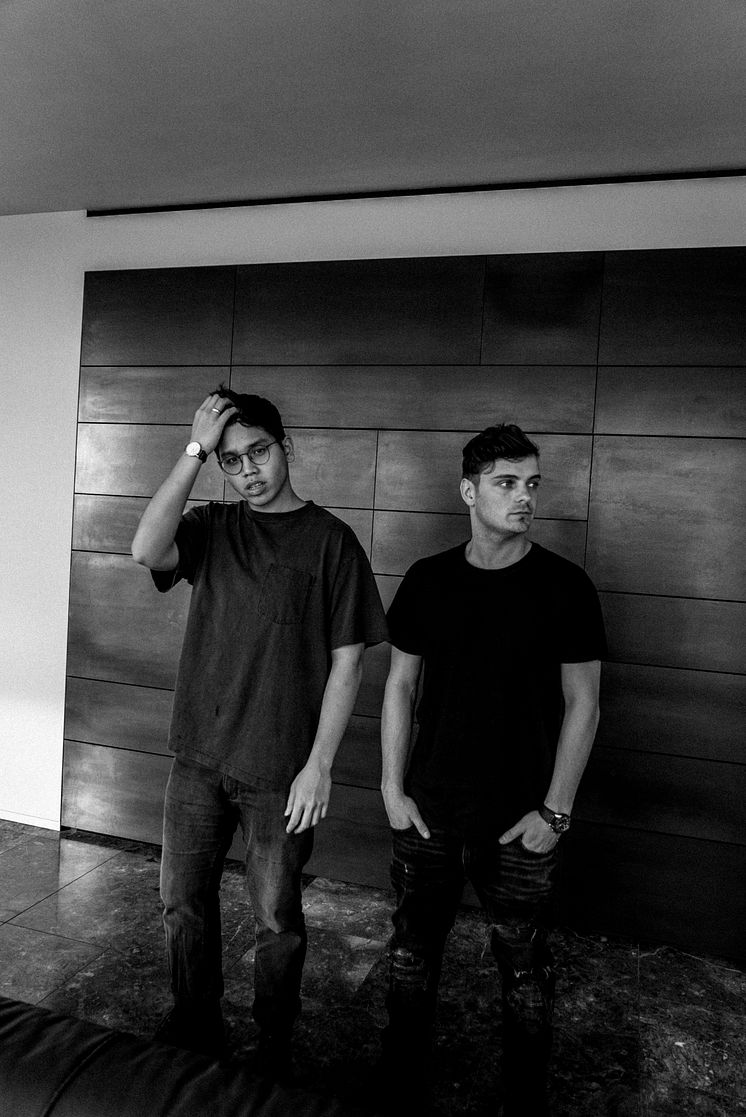 Martin Garrix & Clinton Kane by Boris Lammertse (1)
