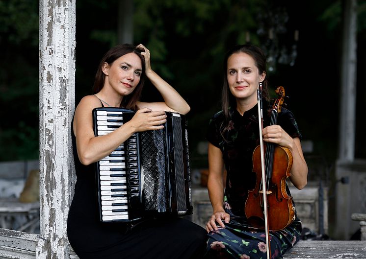 Lisa Långbacka och Lisa Rydberg