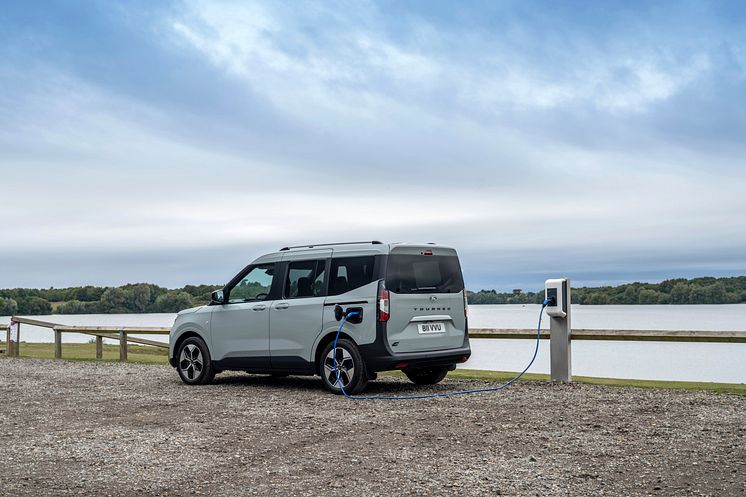2024_FORD_E-Tourneo_Courier_23.jpg