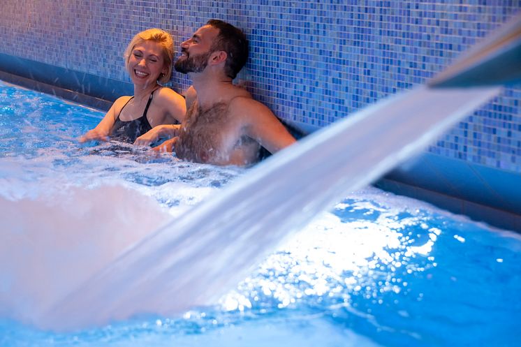 Maritim Hotel Ingolstadt Pool.jpg