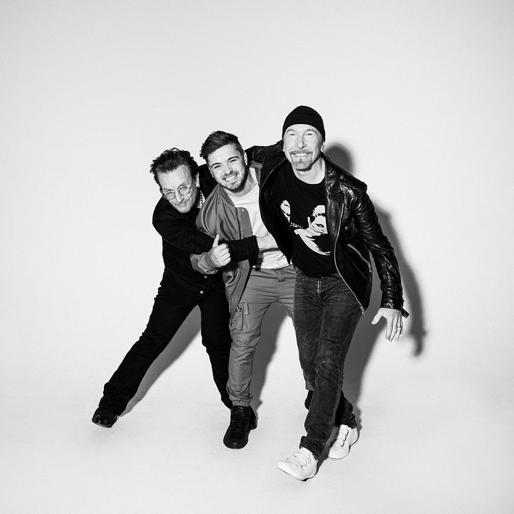 Martin Garrix, Bono & The Edge 1 [by Louis van Baar]