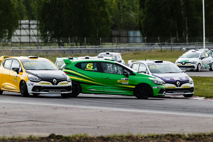Tätt i Renault Clio Cup. Anders Gustavson, Axel Mörner och Linda Johansson