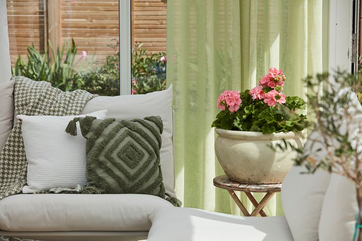 870238-55_1  CUSHION COVER TUFTED