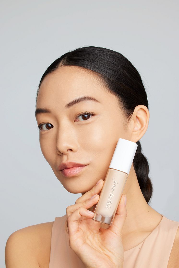 Jane Iredale Skintuition SPF 30 Radiance-Boosting Liquid Foundation