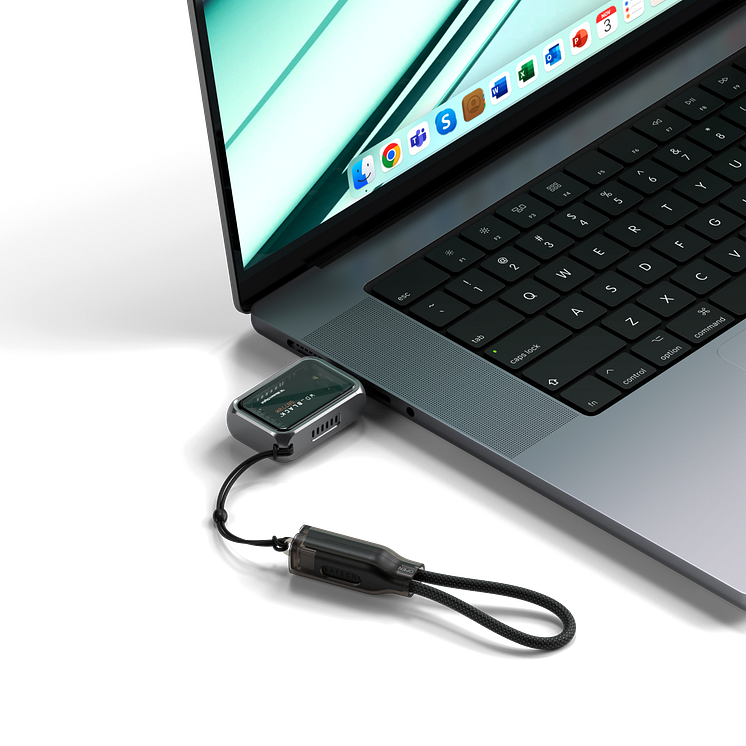 SATECHI_MINI_NVME_42.png