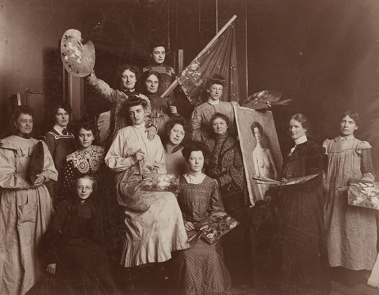 Harriet Backer with students, 1905. 