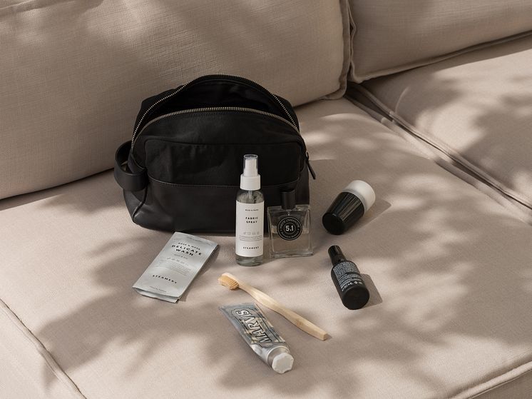 steamery_toiletrybag_fabric_spray_detergent_sachets_june_2022.jpg