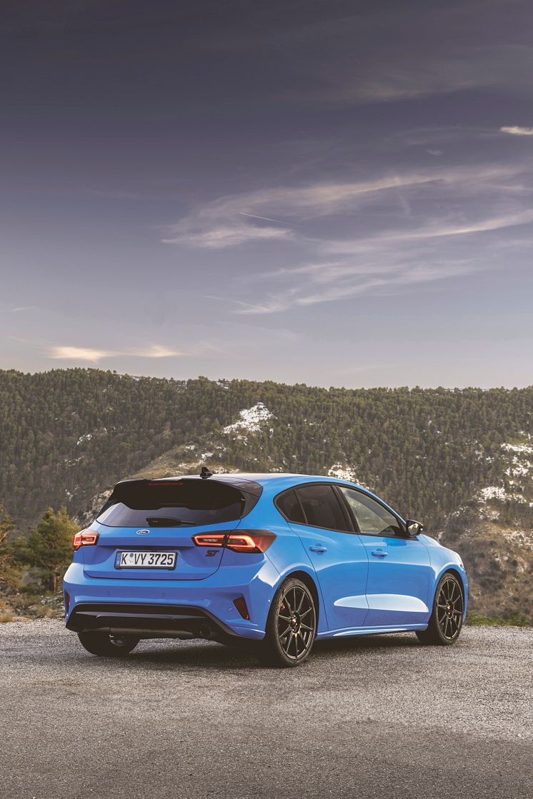 2024_FORD_FOCUS-ST_26.jpg