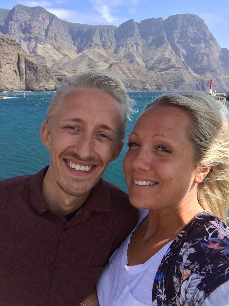 Jacob Poulsen - slogan vinnare i "Be There with Hyundai" med sin fru Linda.