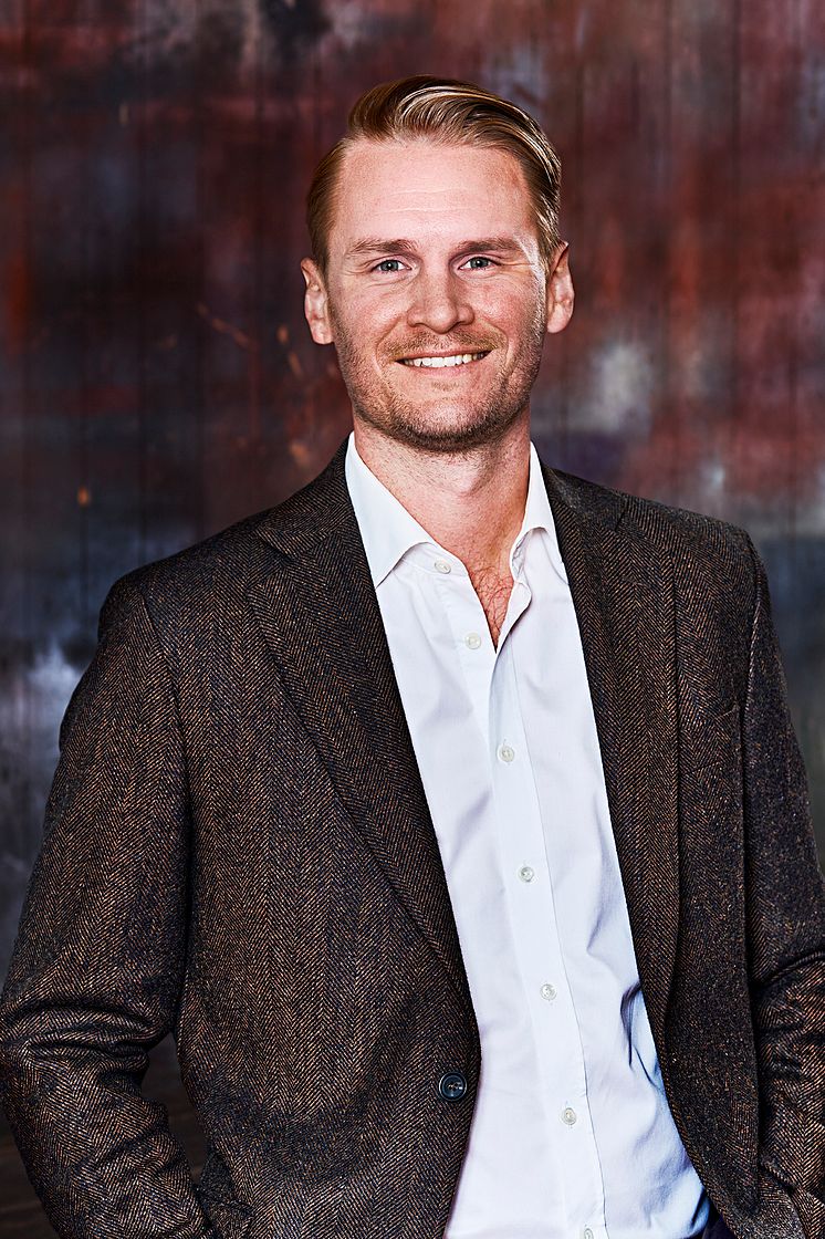 Victor Loebbert, Commercial Director Menigo