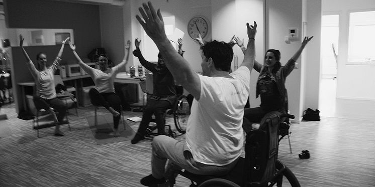 Nu finns accessible yoga online hos Yogobe – yoga för alla sinnen, alla kroppar.