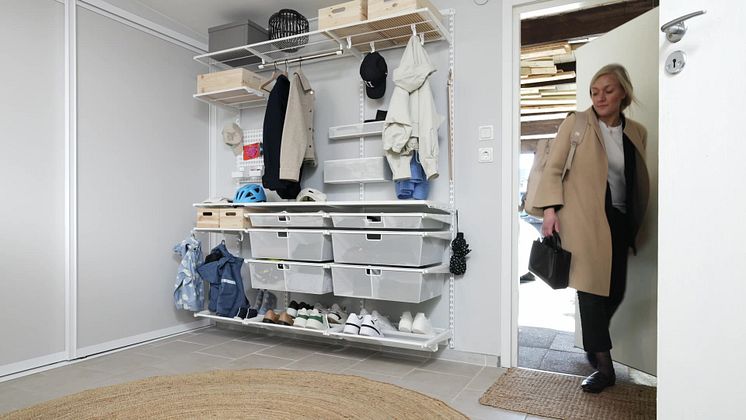 Elfa_Clothing_Interior_Click-in_system_Slidingdoors_Artic_Model_2023-03_002.mp4