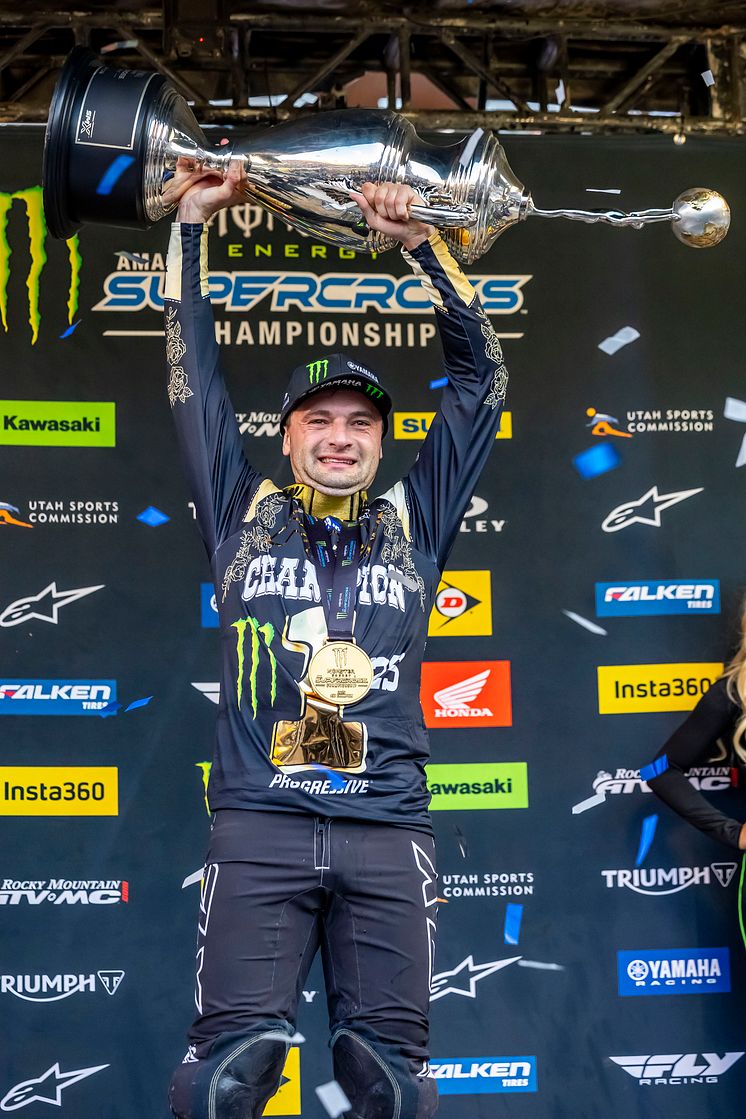 2025052102_006xx_Webb_Wins_Supercross_Title_in_Close_Contest_4000.jpg