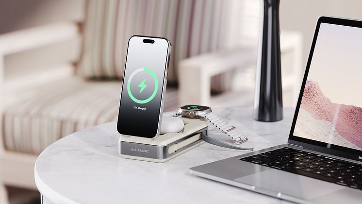 Roam_PowerBank_Beige_Lifestyle_16x9.jpg