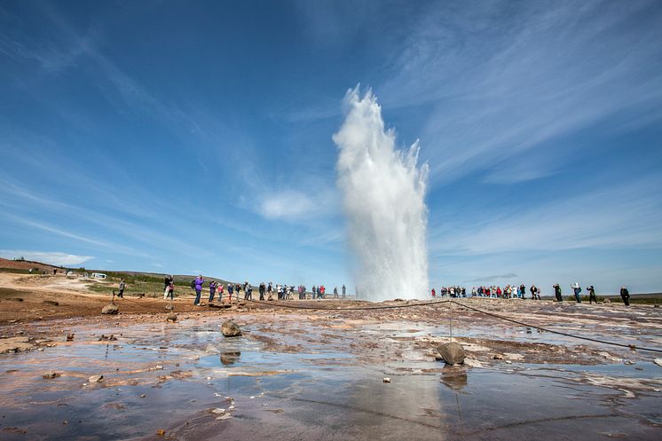 Gyllene cirkeln, Strokkur och de andra gejsrarna - Island