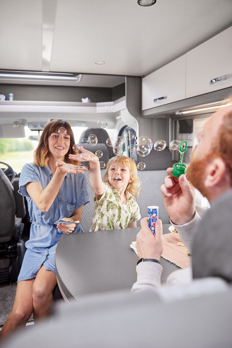 2022_rm_ontour_t65hkm_people_mood01_5_BEAR_PRESSE