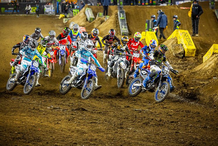 2025042802_013xxXAMASXCRd16_スラッシャー選手_4000.jpg