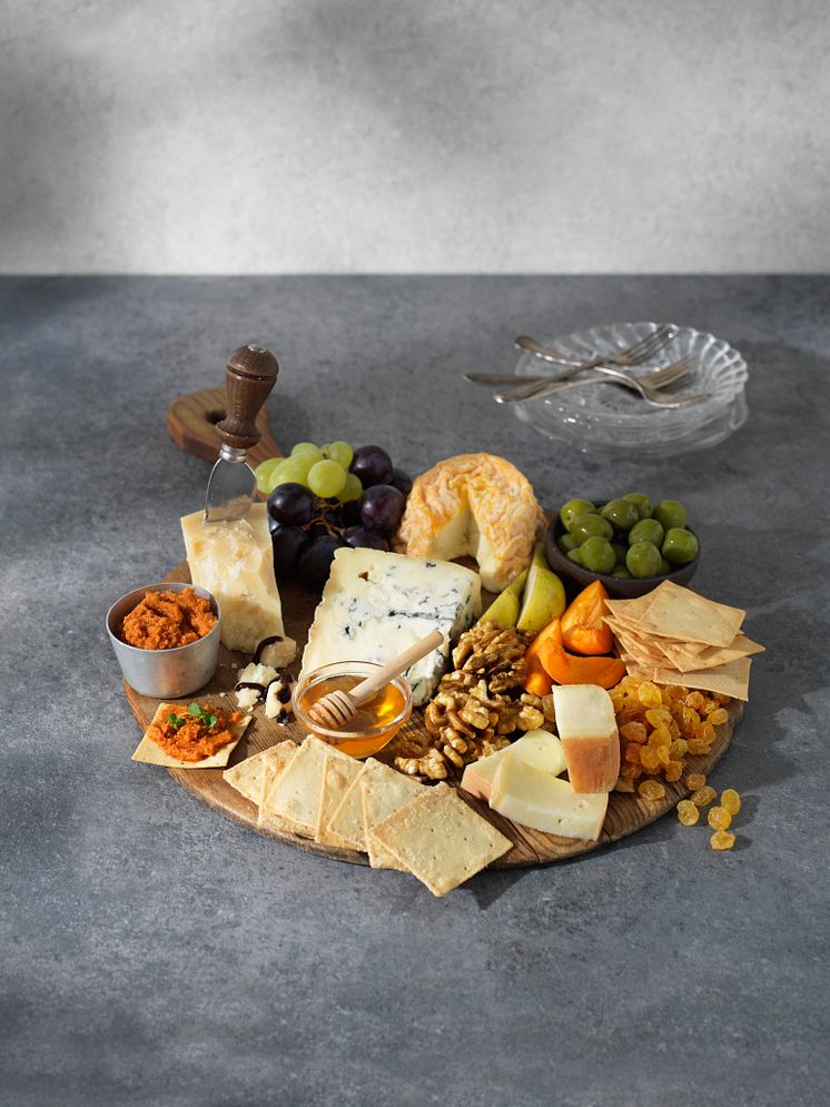 Ostbricka med Zeta Aperitivokex zeta.nu.jpg