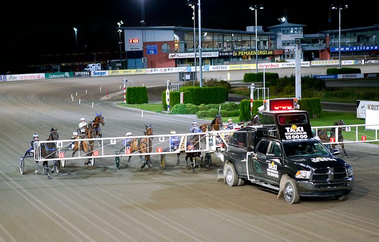 Bilstart kvällstrav