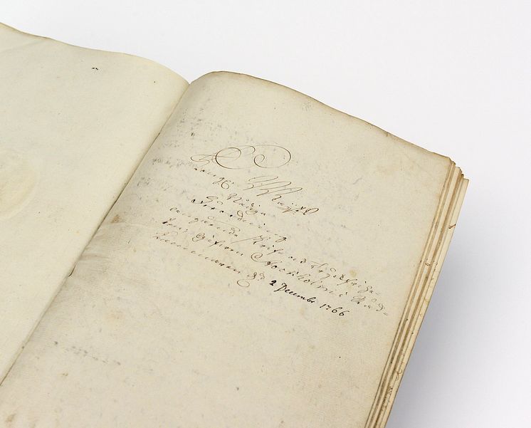 Tryckfrihetsförordningens första sida / The first page of the freedom of the press ordinance (the concept from 1766)