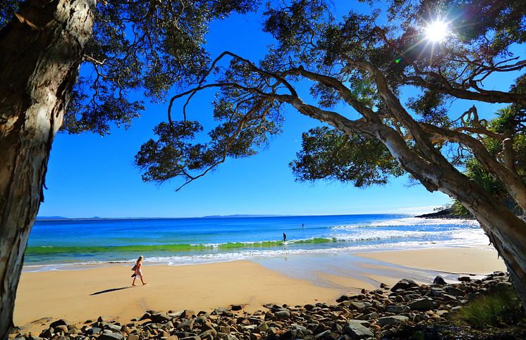 Vackra stranden Tea Tree Bay i Noosa Australien 