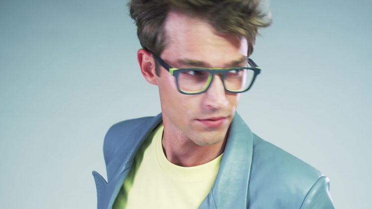 FACE A FACE IS DRESSED IN THE PANTONE COLORS OF 2021