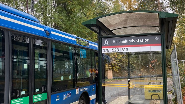 Helenelunds station busshållplats Tvärbanan