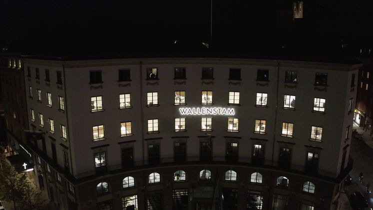 Wallenstam Birger Jarlsgatan by night