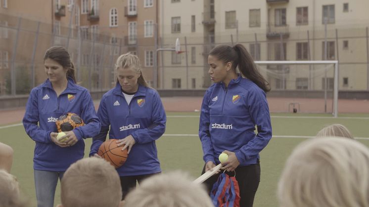 Djurgården Fotboll delar ut Stadiums aktivitetsväska